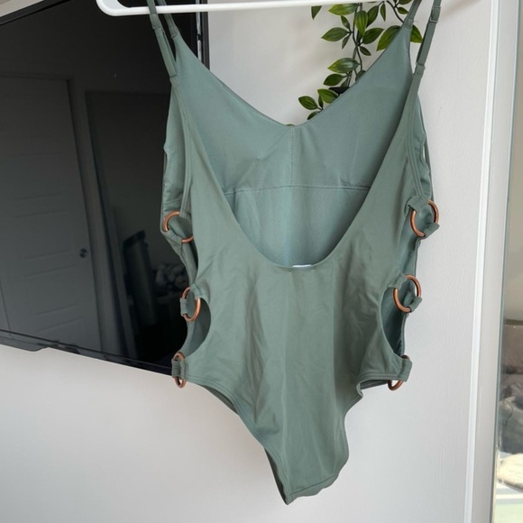 Aerie V neck green one piece swimsuits 
Size: S - Picture 3 of 5
